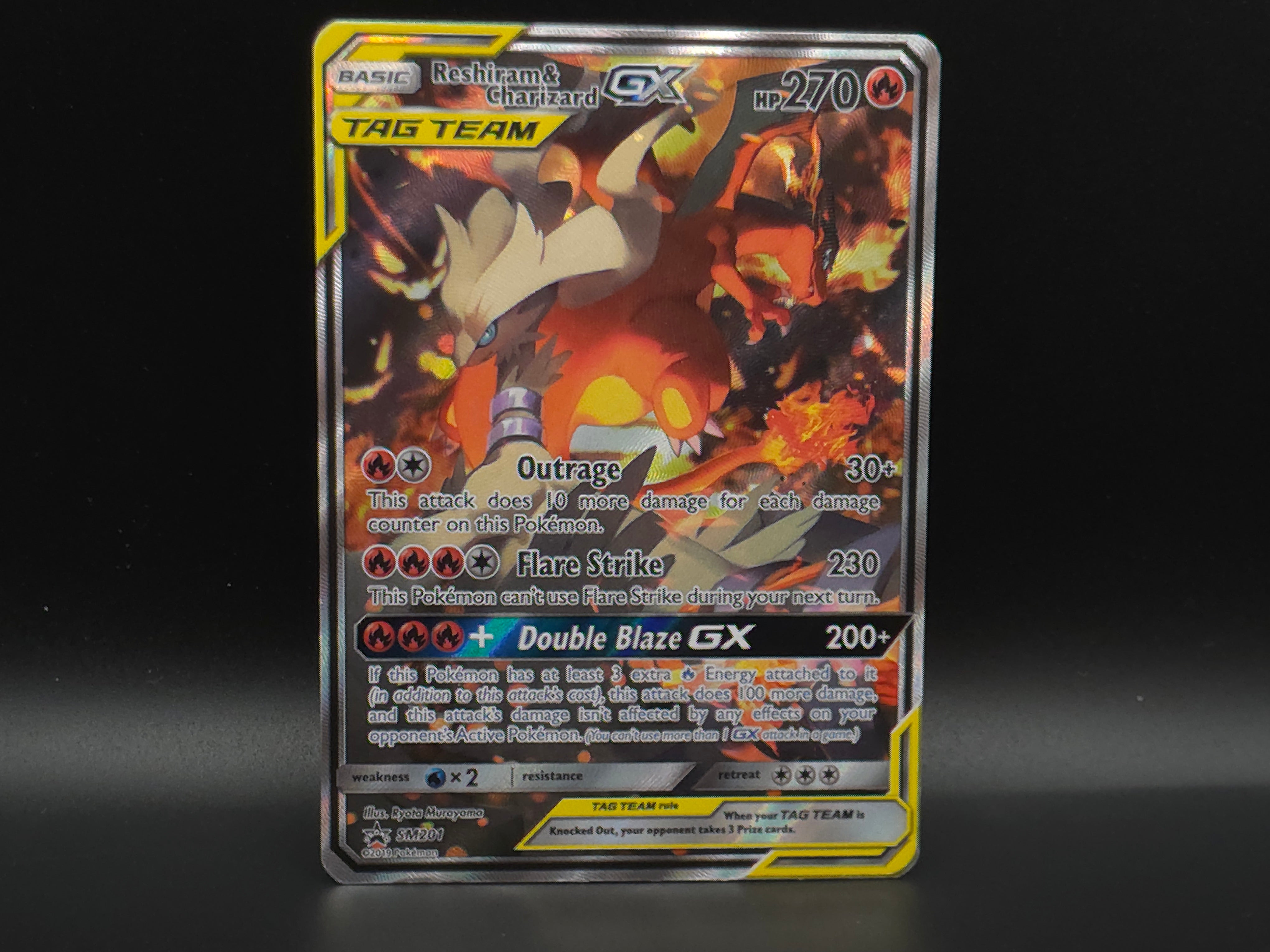 Reshiram & Charizard GX - SM201 - Sun & Moon: Black Star Promo - Pokémon TCG