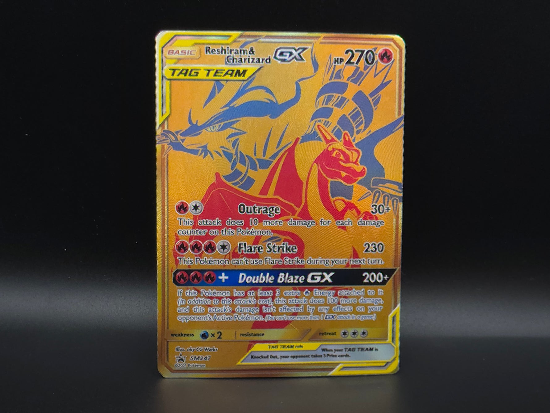 Reshiram & Charizard GX - SM247 - Sun & Moon: Black Star Promos - Pokémon TCG