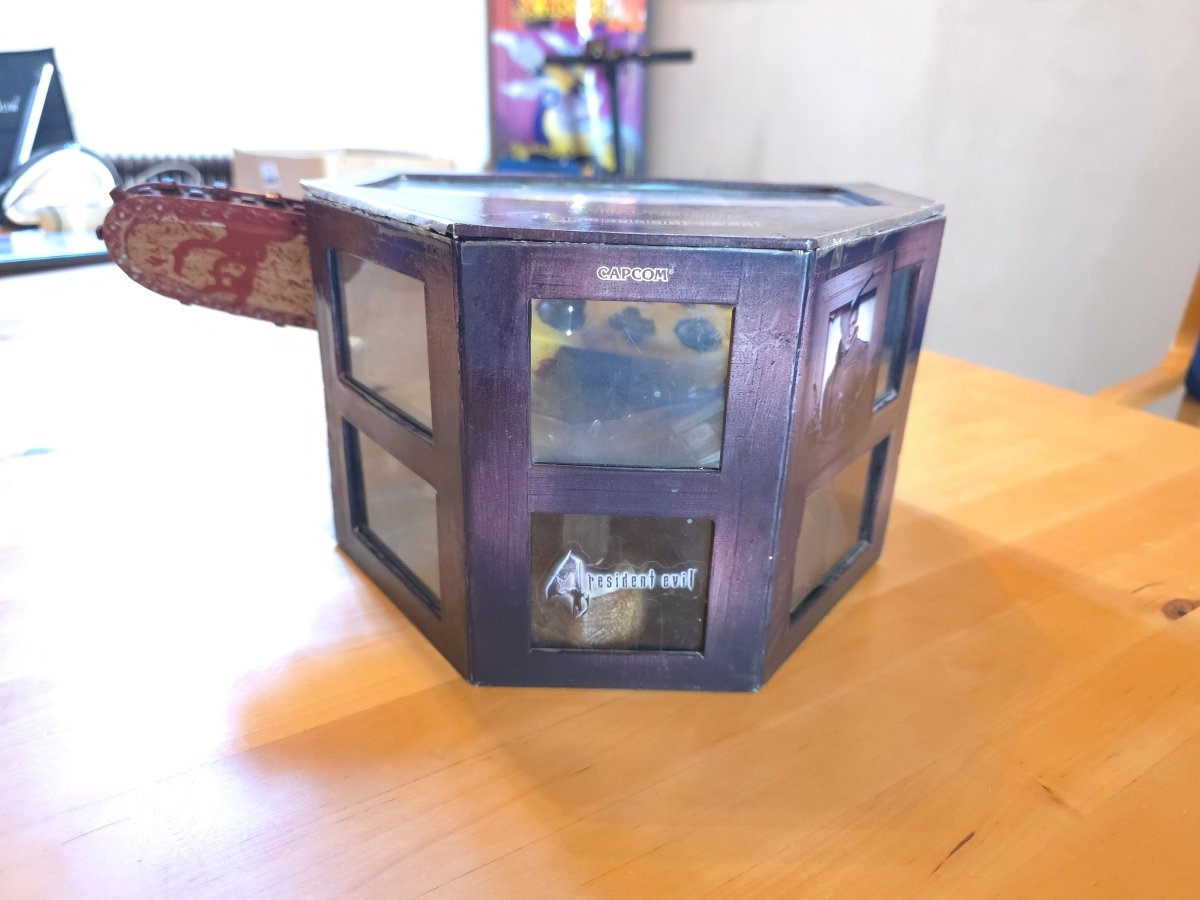 Resident Evil 4: Chainsaw Controller for GameCube (NGC) (PAL) (Komplett/CIB) (Begagnat) - Pennybridge Collectibles